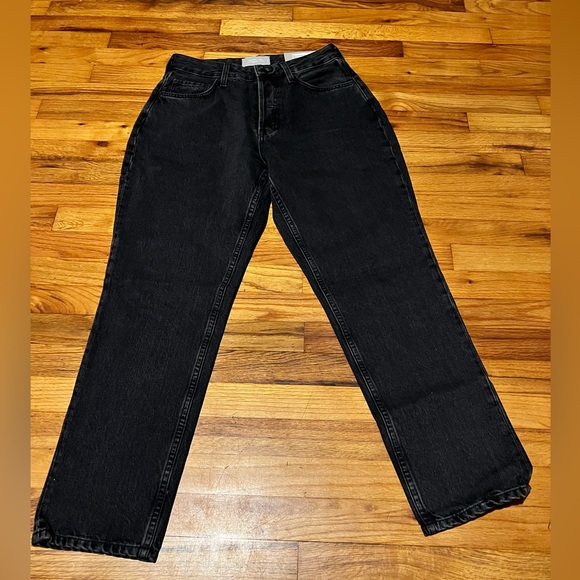 Everlane Curvy Cheeky Jeans - Picture 9 of 13